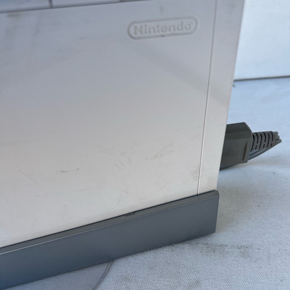 Nintendo Wii White - Picture 5 of 8